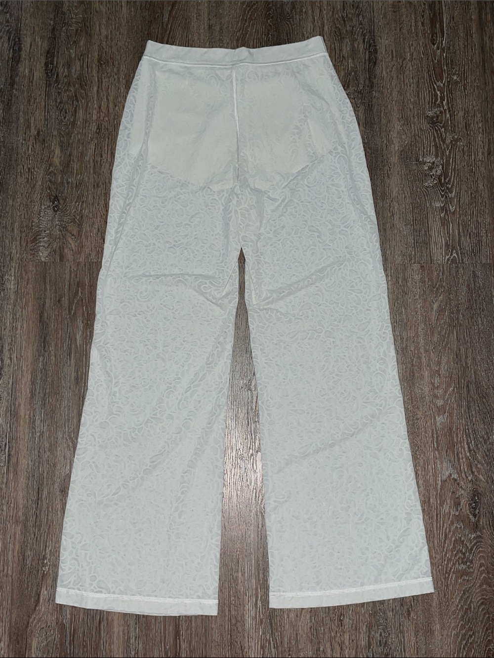 NWOT Lululemon Paisley Lace Jacquard High-Rise Flared Pant. Size 8 - Picture 4 of 10